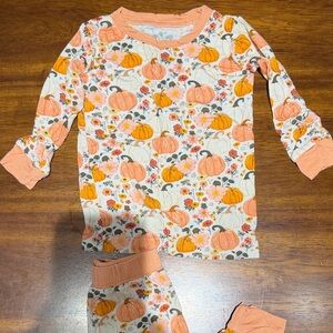 Little One Shop Pumpkin Print Pajama Set 6-12 mos